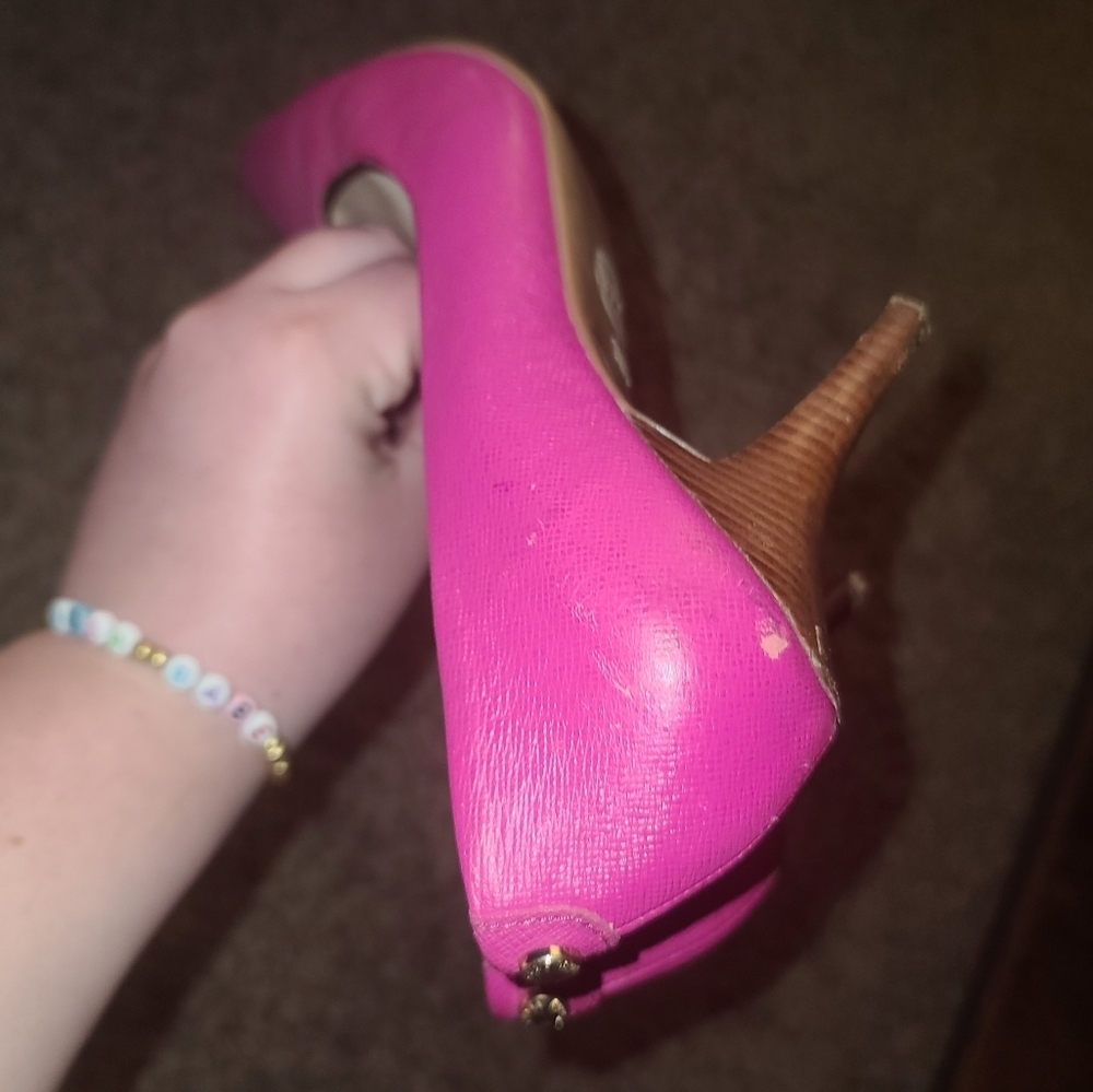 Michael Kors | Fuschia MK-Flex Heels 7.5 - Picture 4 of 6